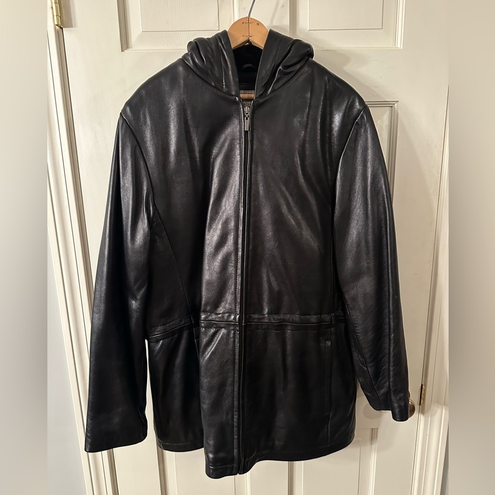 Sonoma women’s Black Leather hooded Jacket coat. Thigh length Fleece-lined Sz L